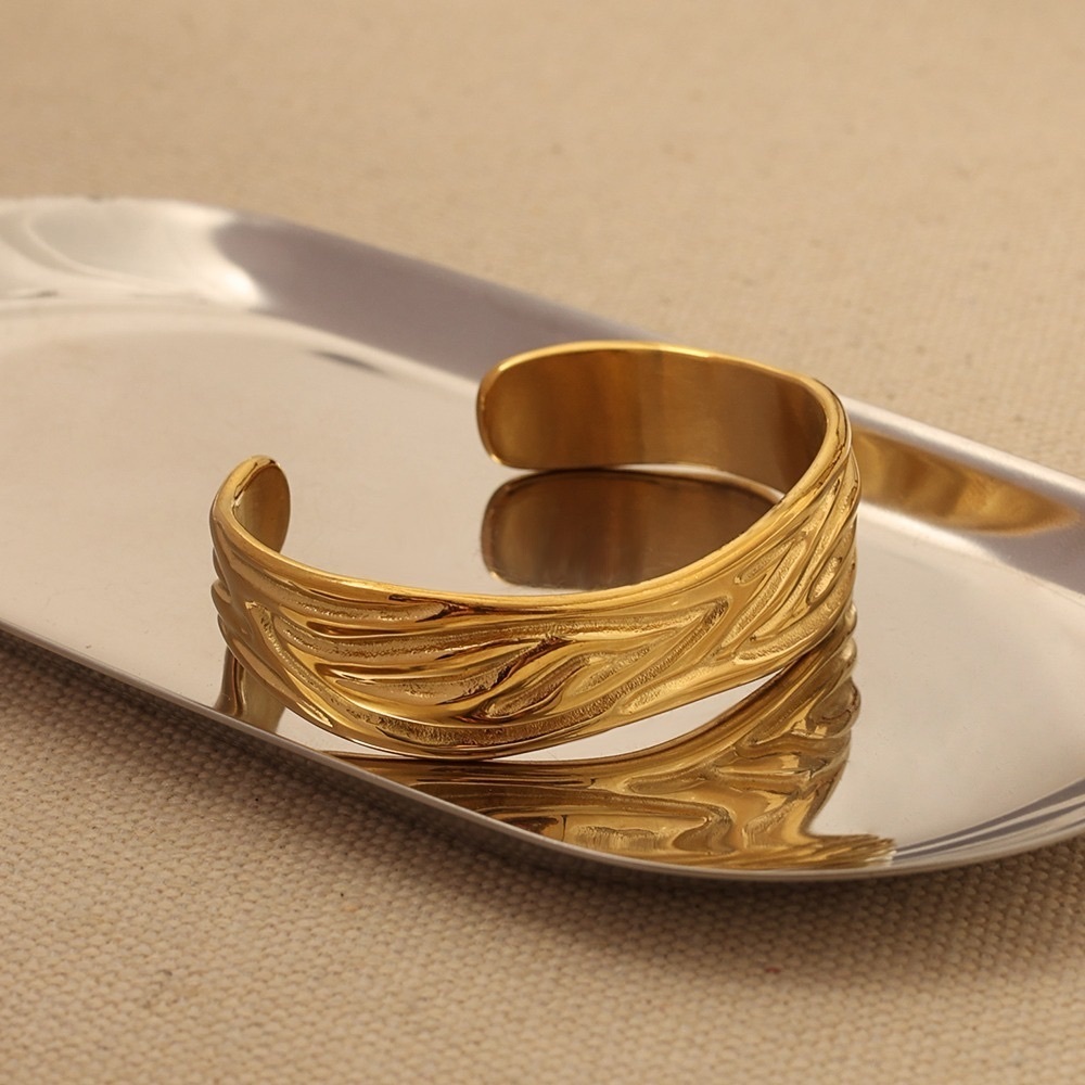 Inner Harmoni 18K Gold Plated Elegant Gold Cuff Bracelet - Picture 1 of 3